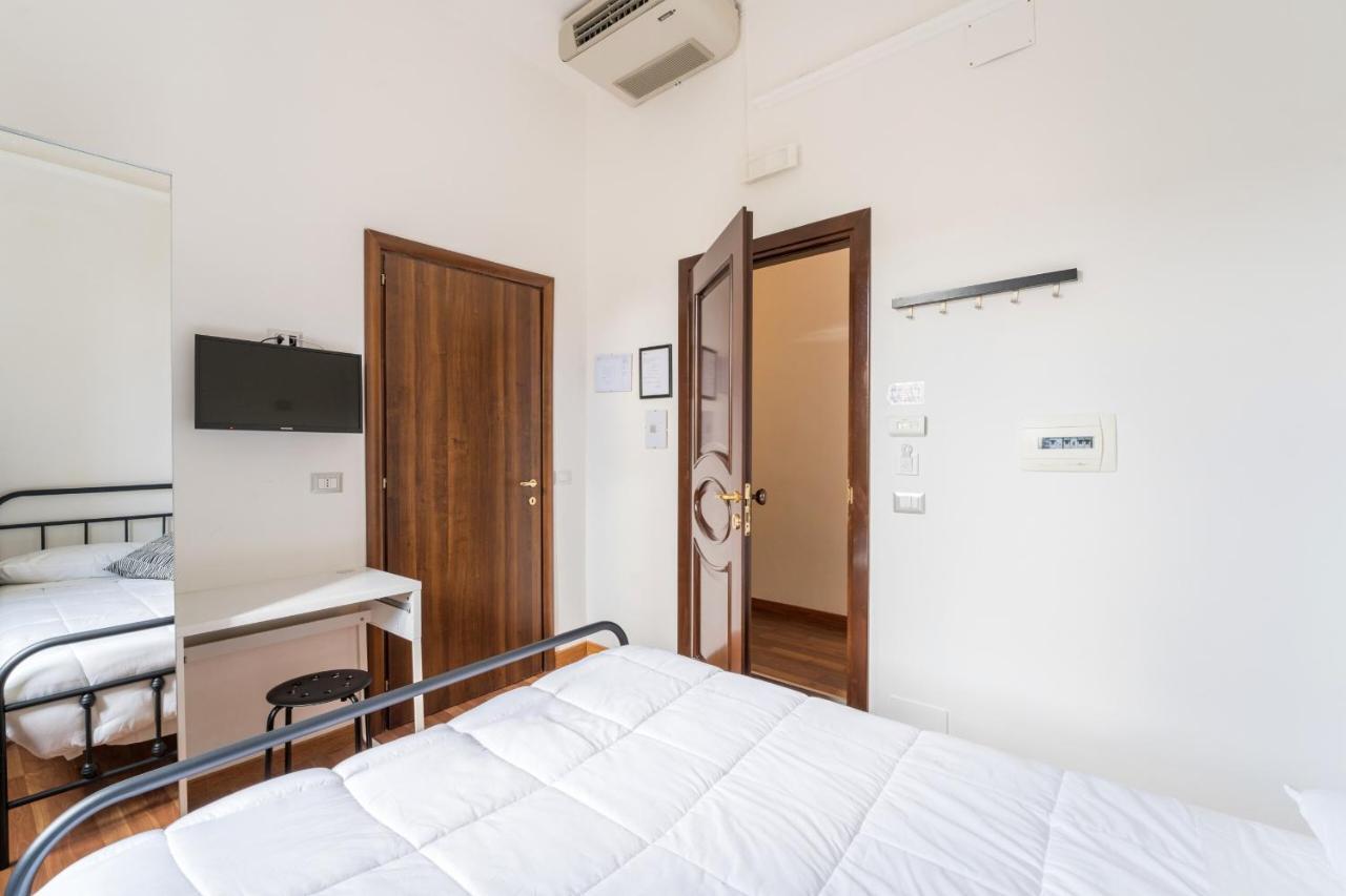 Rooms Piramide 罗马 外观 照片