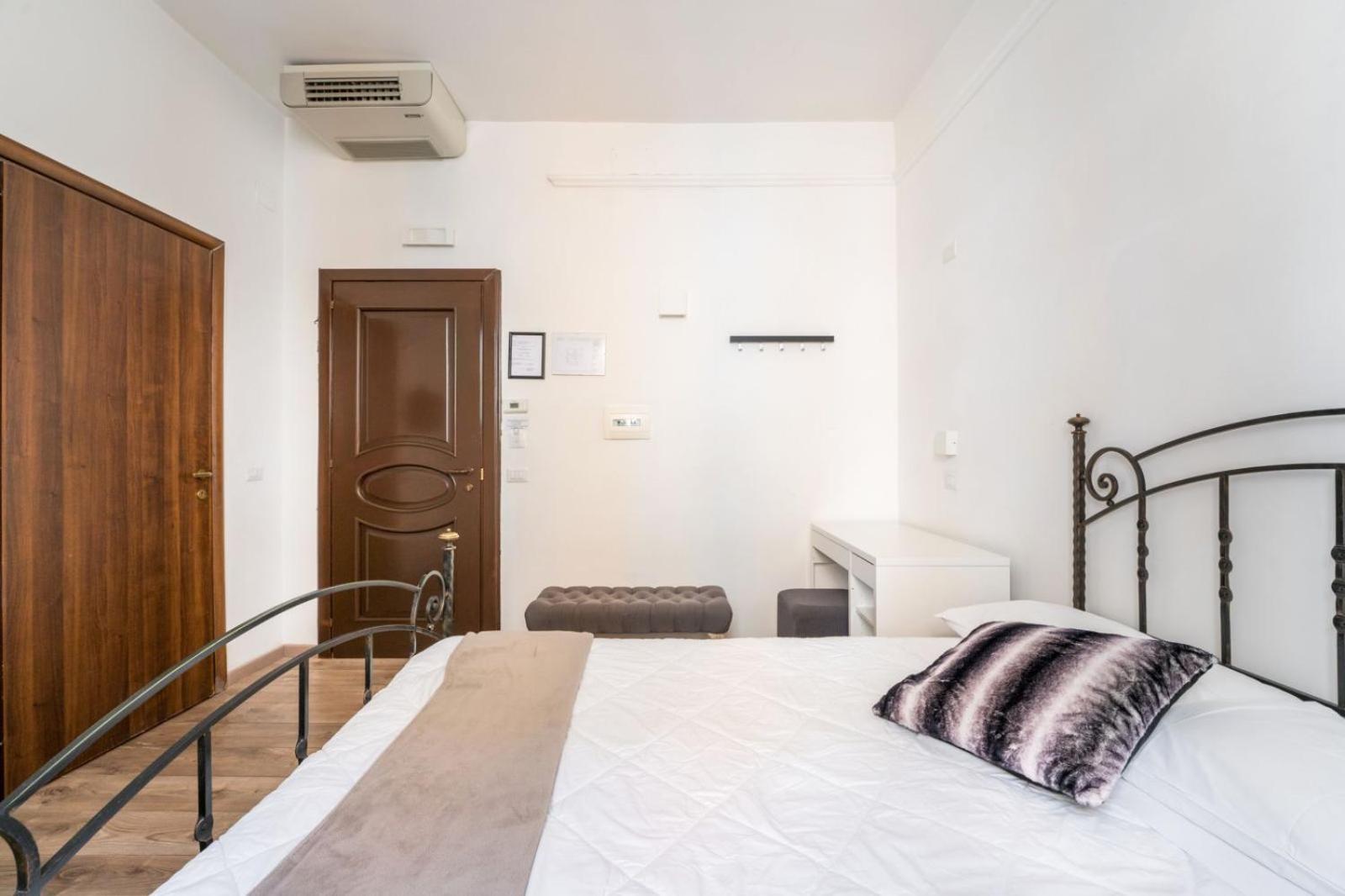 Rooms Piramide 罗马 外观 照片