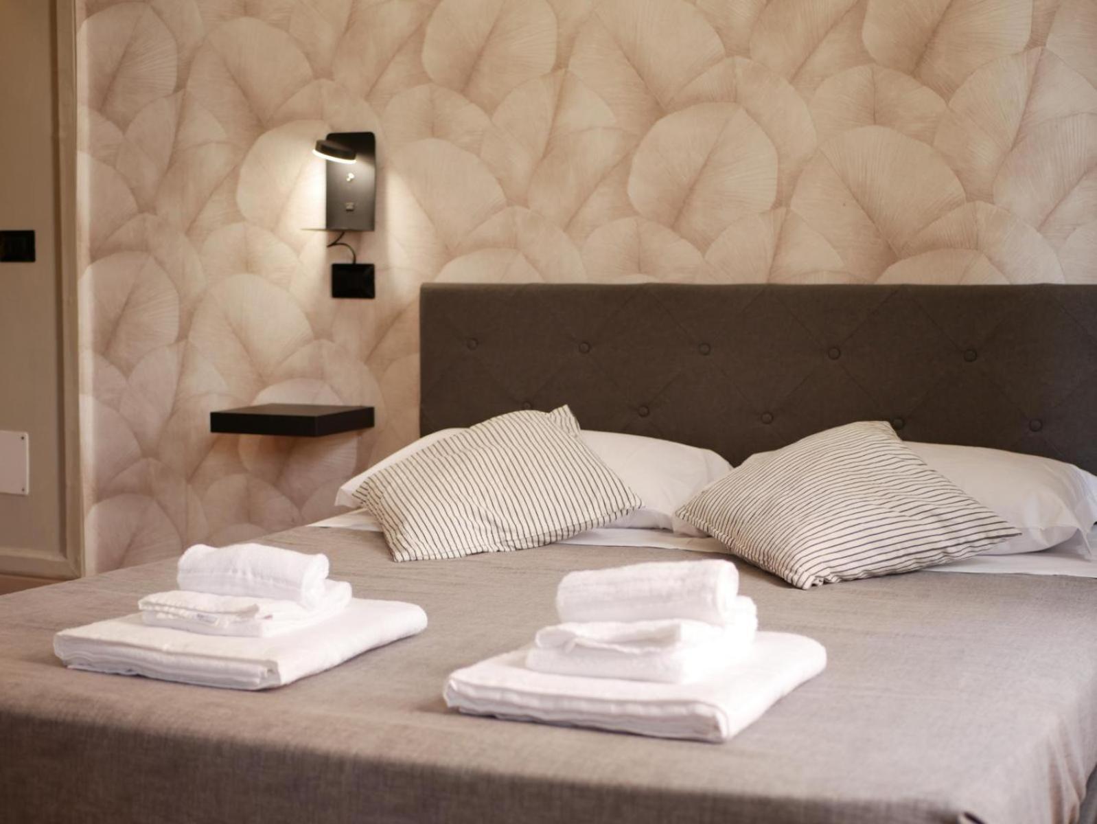 Rooms Piramide 罗马 外观 照片